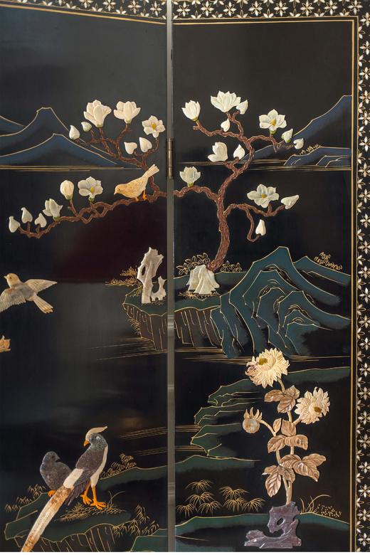 【已售】独角鹿西洋古董20世纪中国创汇时期出品「玉堂春暖」主题硬石镶嵌黑漆描金屏风 商品图4