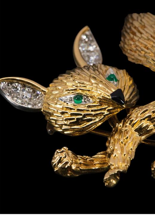 独角鹿西洋古董 法国顶级珠宝世家宝诗龙Boucheron出品18K黄金镶嵌祖母绿钻石及珐琅小狐狸造型古董胸针 商品图5