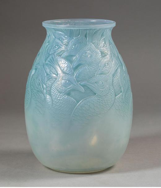 独角鹿西洋古董法国顶级水晶工坊莱俪LALIQUE设计出品「Borromée 孔雀」主题淡蓝色欧泊水晶古董花瓶艺术摆件 商品图1