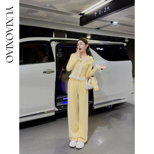 余潇潇【日光童话】抗起球时髦减龄重工花边连帽外套&休闲裤套装 商品图4