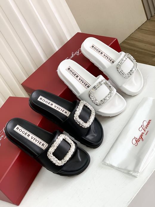 R*v 2025春夏新款 时尚钻扣系列拖鞋 商品图3