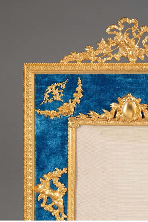 独角鹿西洋古董法国出品路易十六风格天使花卉主题铜鎏金精雕装饰蓝色天鹅绒方形古董相框 商品图3