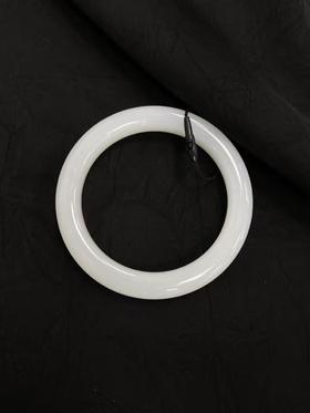 【于田产和田玉95料羊脂手镯】56圈口，45克，出证书，发货1~5天，48小时鉴赏期