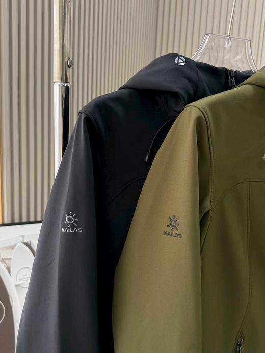 点此购买 凯乐石秋季女士户外活动抗风防泼水轻便耐磨冲锋衣外套 fc 329954 商品图6