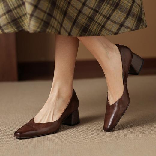 【预售5天】复古头层水洗牛皮小方头，V口单鞋粗跟高跟小皮鞋HB&5508 商品图5