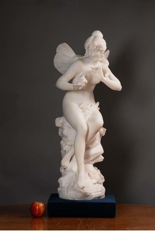 独角鹿西洋古董法国出品新艺术风格女性人物主题白色大理石古董雕塑作品《蜻蜓与蝴蝶》 商品图1