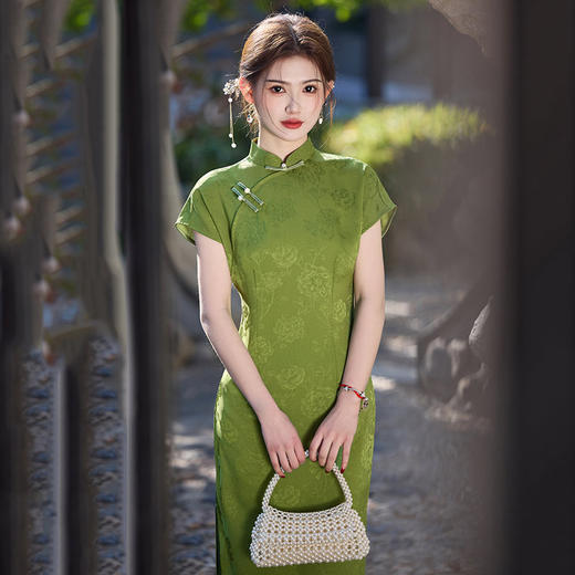 SC21608绿色国风中式长款旗袍改良年轻款2025新款女复古修身短袖日常可穿 商品图1