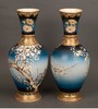 独角鹿西洋古董1900年代日本明治时期出品京都錦光山制款梅花牡丹纹主题蓝地描金彩绘萨摩烧花瓶一对 商品缩略图0