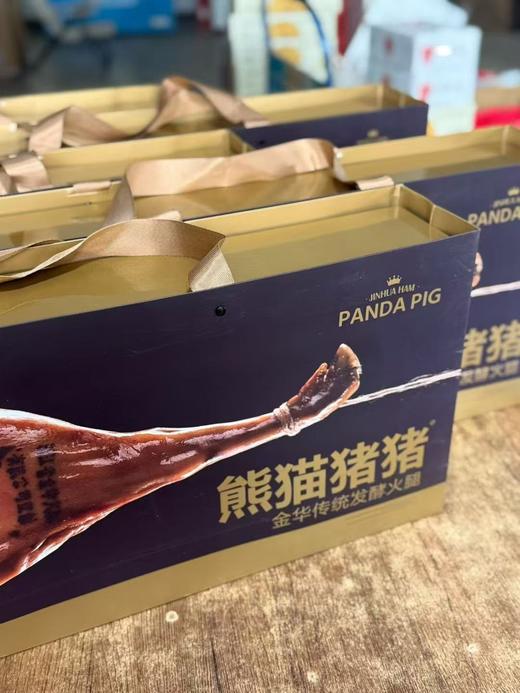 熊猫猪猪®金华两头乌火腿！送礼倍儿有面！给两头乌足够的生长周期，让火腿在时光里慢慢发酵。18个月的等待，只为你咬下时那一声‘果然不负期待’。” 商品图6