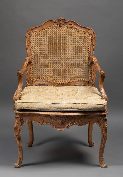 【已售】独角鹿西洋古董法国出品路易十五风格卷叶花卉主题榉木精雕装饰藤编椅背扶手椅 商品图0