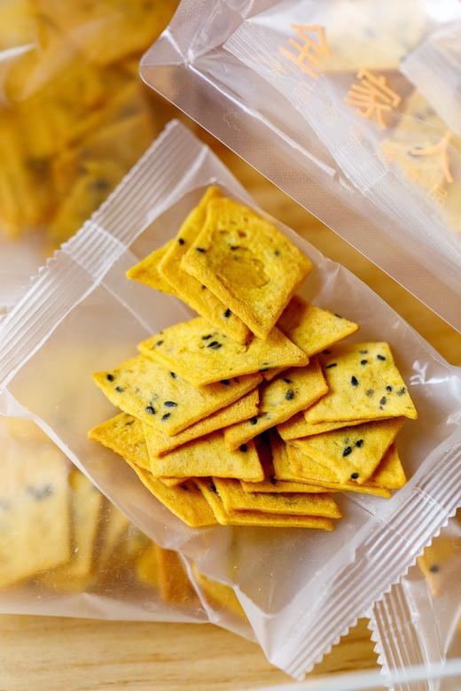 朴食有方地瓜小酥，用“非油炸、纯薯芯、低温慢烤”三大革新，打破传统地瓜片的油腻宿命！ 商品图3