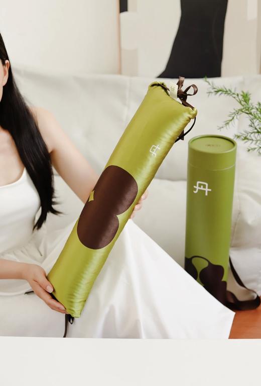 有了Ta家里2000块的枕头瞬间不香了，太好睡了！ 【真不二脖颈加热枕】首创草本药熏+热敷灸疗+弧形牵引，三效合一！✌️ ✅真正适合国人体型的理疗药熏枕 商品图5