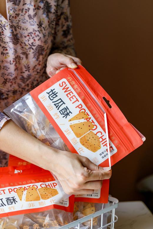 朴食有方地瓜小酥，用“非油炸、纯薯芯、低温慢烤”三大革新，打破传统地瓜片的油腻宿命！ 商品图1