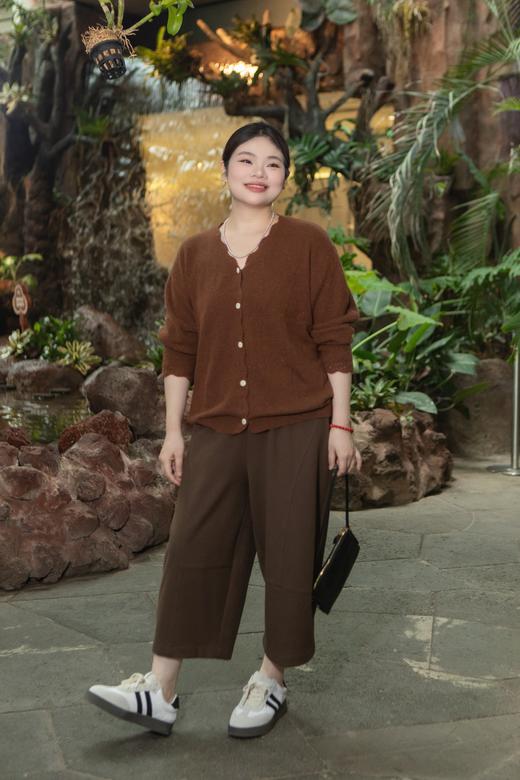 一周内发货👜【羊皮真皮小包】手机包、腋下包、手提包、斜挎包...秋冬法棍包，它小巧轻便，正好放下手机、纸巾、钥匙和卡片——日常出门的必备品一样不落，但也懂得给自己的容量做减法，不贪多，不赘余。 商品图8