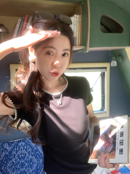 <曾小咸推荐>现货秒杀！微信超特价！2色简约撞色边修身显瘦短袖 日常119.99 立减60 秒杀59.99！ 商品图8