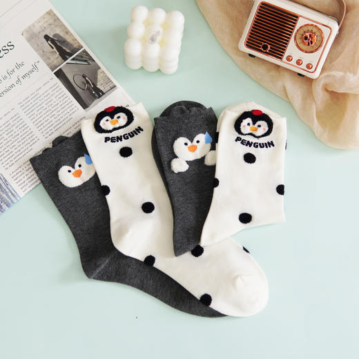 【59元3双】女士时尚卡通棉袜小企鹅袜子中长筒时尚袜女袜【2522511】 商品图2
