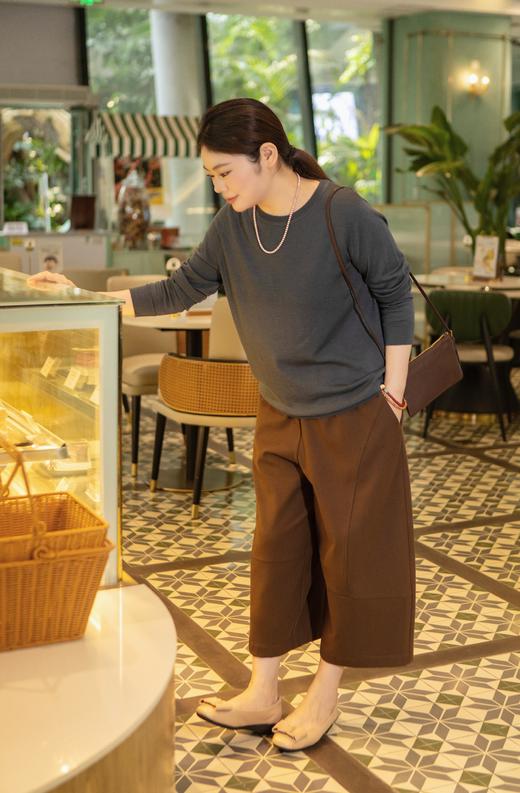 一周内发货👜【羊皮真皮小包】手机包、腋下包、手提包、斜挎包...秋冬法棍包，它小巧轻便，正好放下手机、纸巾、钥匙和卡片——日常出门的必备品一样不落，但也懂得给自己的容量做减法，不贪多，不赘余。 商品图10