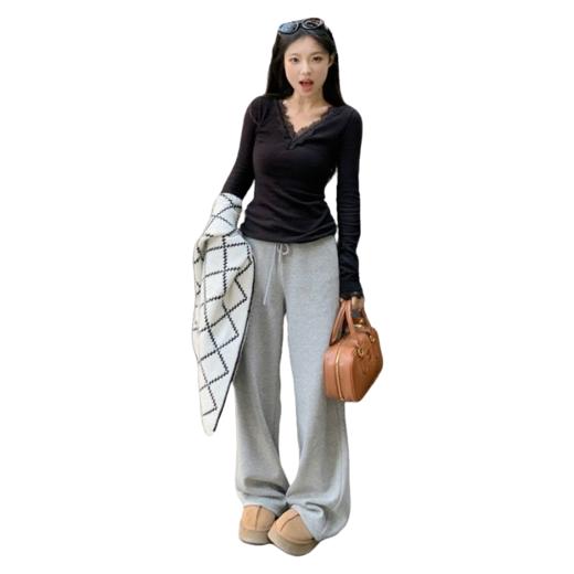 蕾丝花边V领百搭款打底衫 商品图5