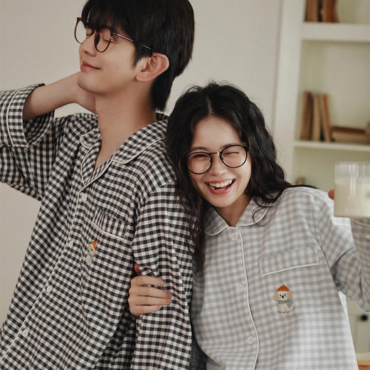 2025秋新款！情侣款无印风全棉磨毛情侣家居服格子套装 法兰绒长袖女士春秋冬季男士睡衣 商品图2