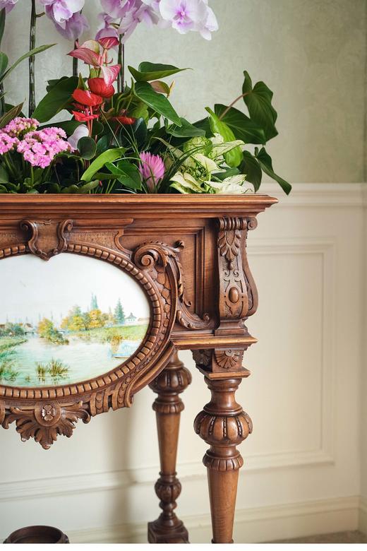 独角鹿西洋古董 新文艺复兴风格乡野风景主题手绘瓷板画装饰核桃木精雕花架花盆 商品图3