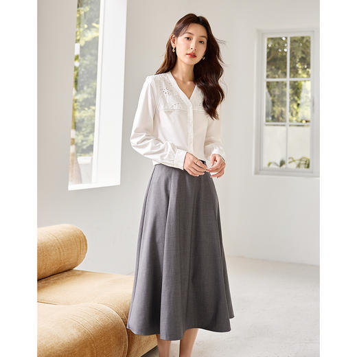 【周四狂欢价】熙世界法式大翻领白色衬衣2025秋装新款长袖衬衫设计感显瘦上衣 商品图1