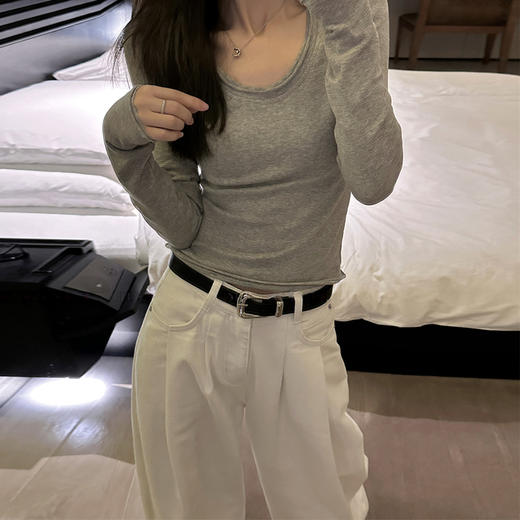 【韩系骨感】微卷边U领修身针织打底衫 商品图2