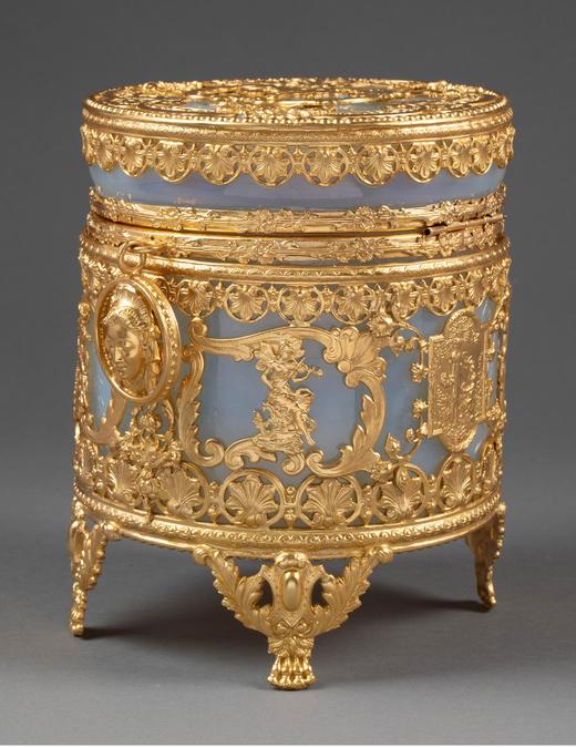 独角鹿西洋古董 19世纪末法国出品古典女神主题铜鎏金精雕装饰乳色欧泊水晶珍宝盒 商品图3