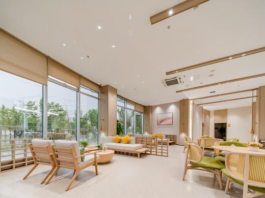 泰安天平湖畔，￥999元/人起享6天5晚康养度假！一日三餐全含、豪华舒适客房、泰安站至酒店往返接送、基地多样娱乐设施免费使用~ 商品图4