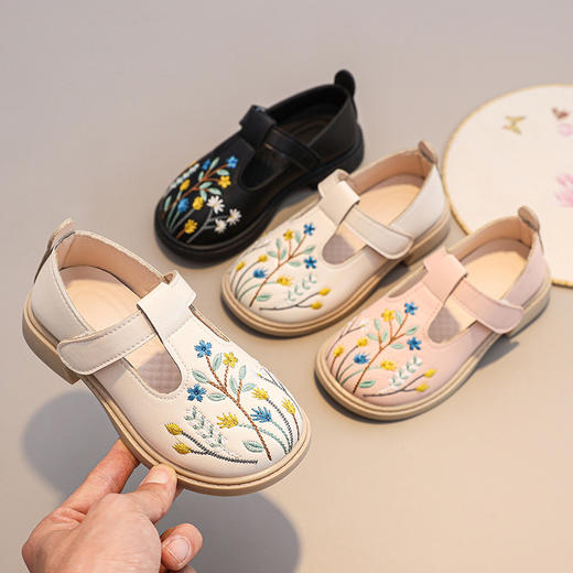 【苏城纪】春秋新款女童开学季刺绣小皮鞋 商品图3
