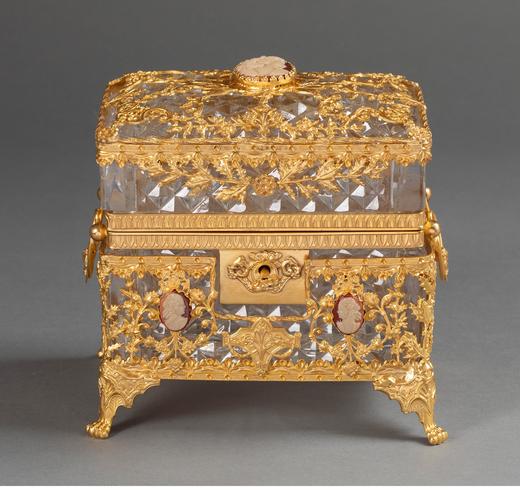 独角鹿西洋古董 铜鎏金精雕嵌古典女子肖像卡梅奥装饰水晶珍宝盒 商品图0