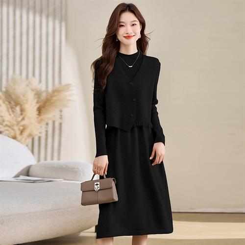 气质中长款过膝，半高领毛衣裙两件套打底AIMI1222 商品图4