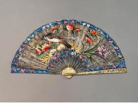 独角鹿西洋古董 中国古董 银鎏金累丝烧蓝扇骨装饰花鸟庭园主题纸本彩绘双扇面折扇
