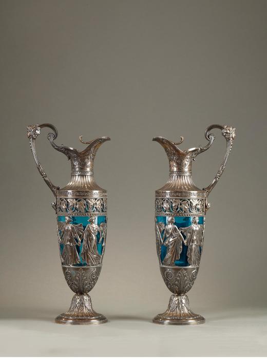独角鹿西洋古董 19世纪末德国著名工坊WMF出品Amphora器形葡萄女神主题镀银精雕装饰蓝色玻璃单耳壶一对 商品图0