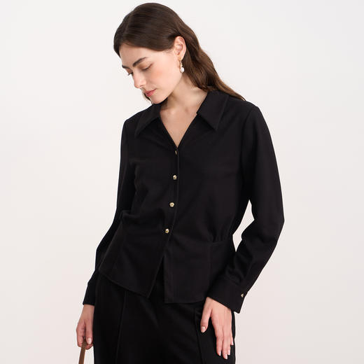 EITIE爱特爱黑色翻领收腰显瘦气质通勤长袖上衣2025秋冬新款衬衫D2509901 商品图2