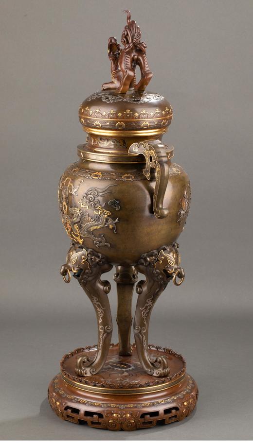 独角鹿西洋古董 日本明治时期名家大橋三右衛門義政签名创作双龙飞天主题镀金银精雕嵌多宝石装饰麒麟钮顶盖及象首三足底座铜香炉摆件 商品图1