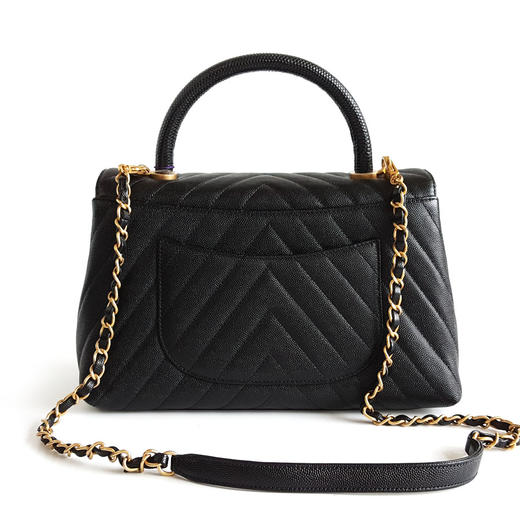 【全新】CHANEL香奈儿Cocohandle系列A92991 Y83710 94305中号黑金荔枝皮蜥蜴手柄V纹Cocohandle手提单肩包110925AK03 现售价：22500！ 商品图5