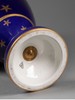独角鹿西洋古董 1911年代法国御窑塞弗尔出品樱花图案手绘描金装饰帝王蓝釉带盖瓷瓶 商品缩略图5