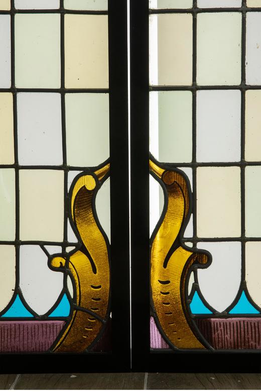 独角鹿西洋古董 19世纪末法国出品古典立柱与花蔓主题彩绘玻璃花窗一对 商品图4