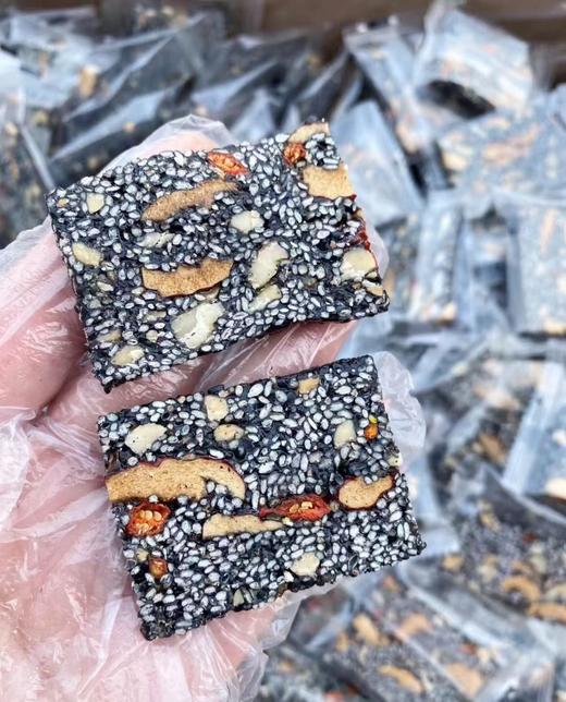 芝麻核桃糕  必备养生小零食 用心好料，配料简单无添加，独立小包装 ，口感超赞，好吃又健康😋 商品图4