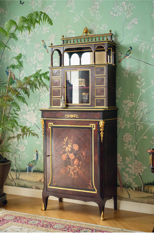 独角鹿西洋古董 法国家具工坊Krieger出品路易十六风格铜鎏金雕饰细木镶嵌玻璃展柜/边柜 商品图1