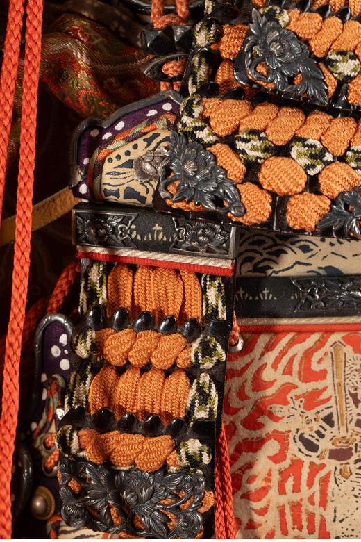 独角鹿西洋古董日本江户时期出品儿童之日节庆定制款漆木嵌金银铜精雕装饰皮革及丝绸小型武士甲胄 商品图3