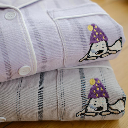 2025秋新款！情侣款纯棉磨毛家居服  瞌睡小狗刺绣显瘦竖条长袖长裤睡衣套装 商品图2