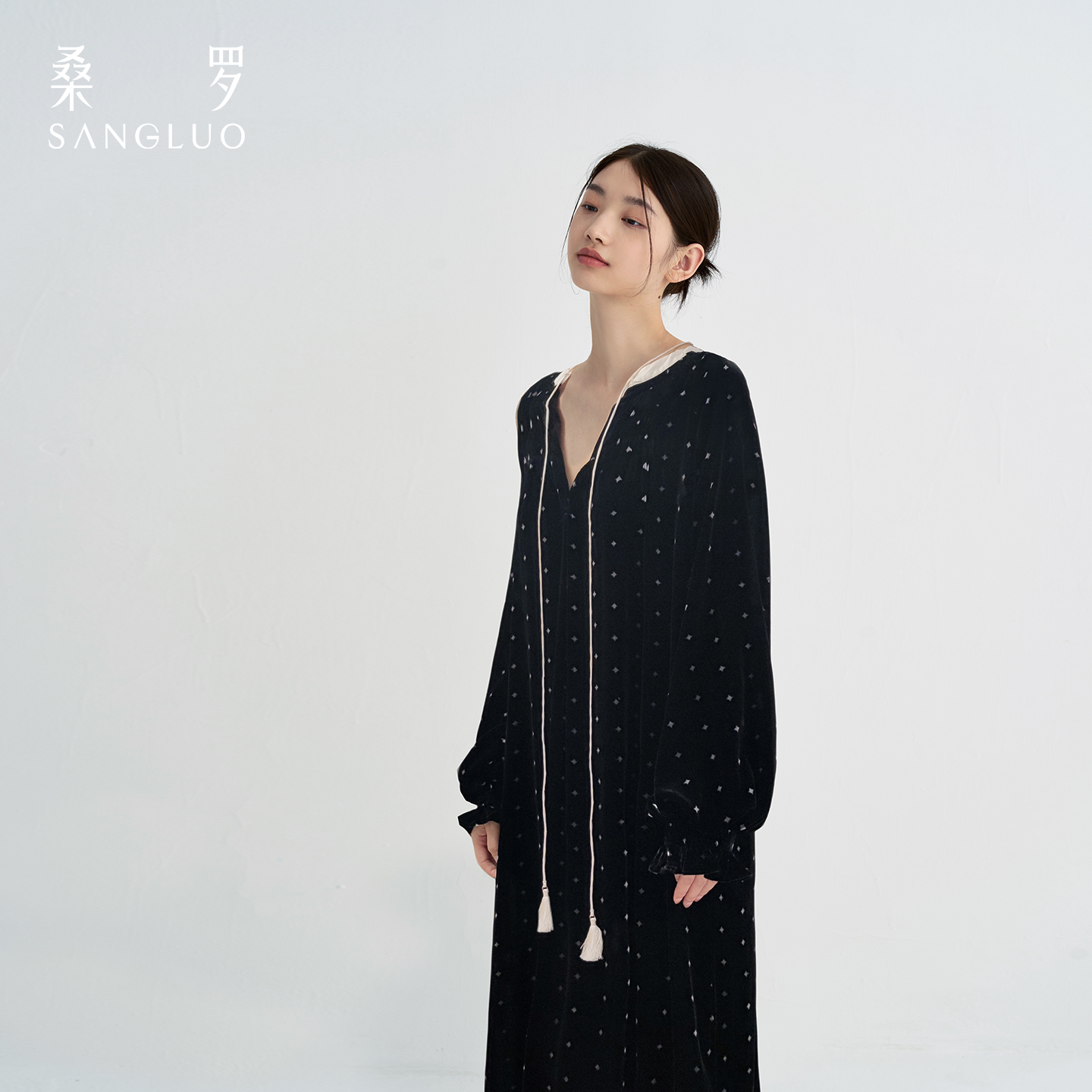 【星伴】桑罗丝绒星星印花时尚连衣裙宽松中长款家居服