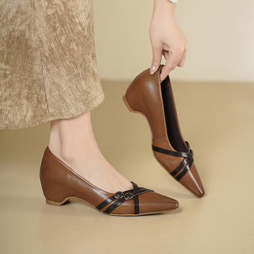 【预售5天】法式复古皮带扣低跟小皮鞋女新款真皮尖头浅口单鞋GP&3517 商品图3