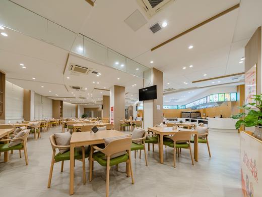 泰安天平湖畔，￥999元/人起享6天5晚康养度假！一日三餐全含、豪华舒适客房、泰安站至酒店往返接送、基地多样娱乐设施免费使用~ 商品图5