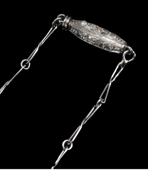 独角鹿西洋古董 1920年代法国出品美好时代风格花束造型铂金镶嵌钻石及天然海水珍珠吊坠项链 商品图4