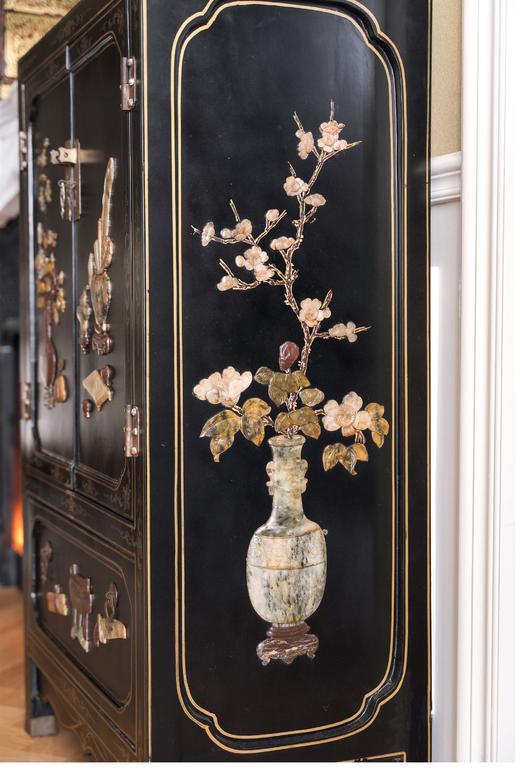 【已售】独角鹿西洋古董 中国出品博古清供主题寿山石镶嵌黑漆描金边柜 商品图2