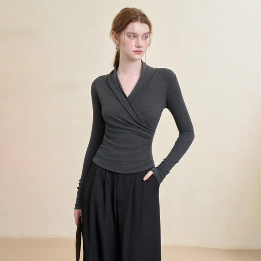 西遇法式气质V领长袖针织T恤女秋季新款交叉收腰显瘦内搭上衣H0055173 商品图0