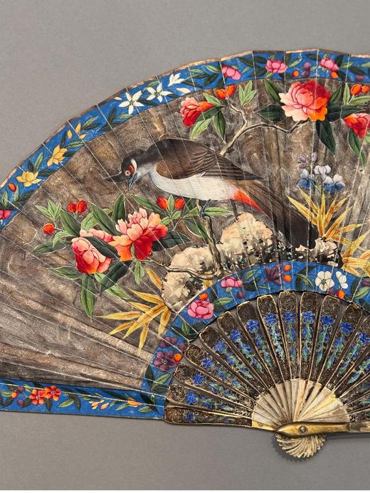 独角鹿西洋古董 中国古董 银鎏金累丝烧蓝扇骨装饰花鸟庭园主题纸本彩绘双扇面折扇 商品图1