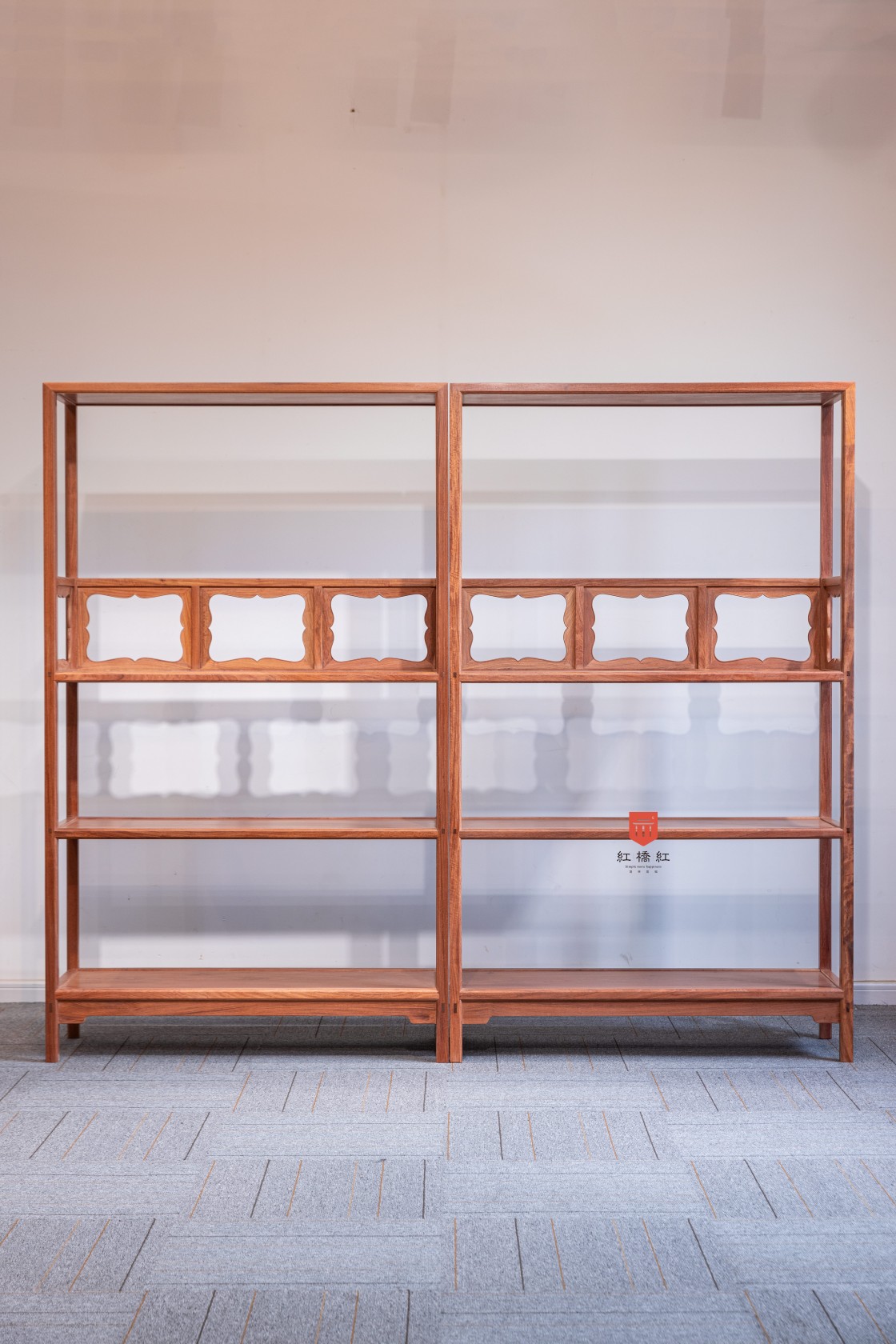 红桥红  家具严选  缅甸花梨(大果紫檀）  【174 三层壸门式圈口栏杆架格】